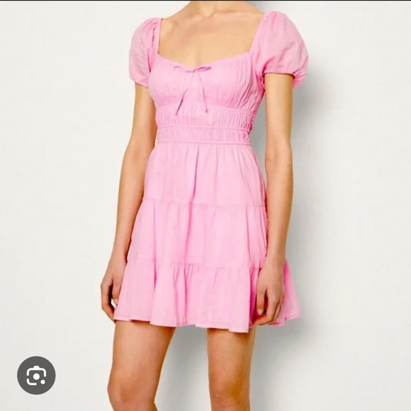 Hollister Dresses & Skirts - Hollister Pink Puff Sleeve Smocked Waist Tie Front Poplin Mini Dress M
